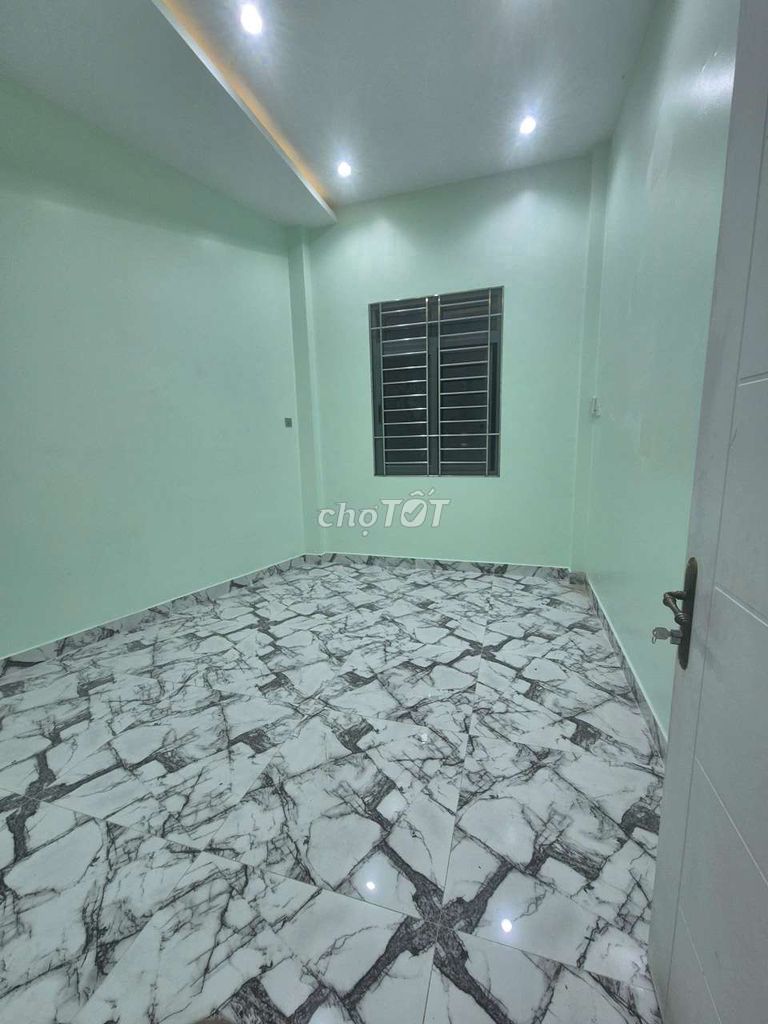 Renthouse 4 x18 meters.2 floors. 7 m Tô Hiệu.g.:12 million.