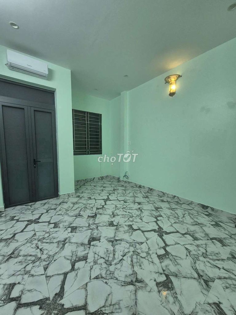 Renthouse 4 x18 meters.2 floors. 7 m Tô Hiệu.g.:12 million.