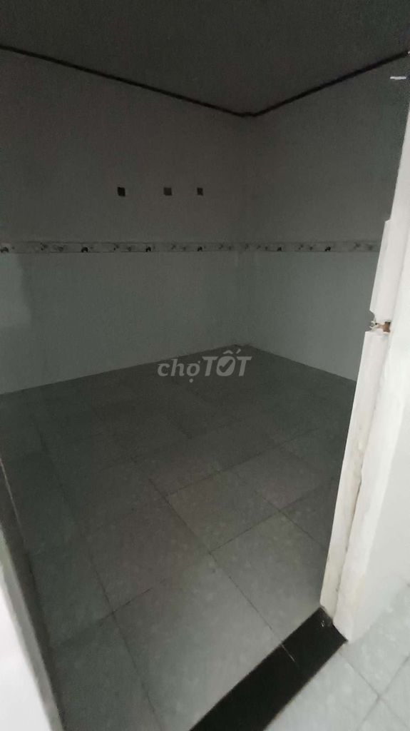 1 st ivest house (412) One bedroom floating all the way down to 5 M.