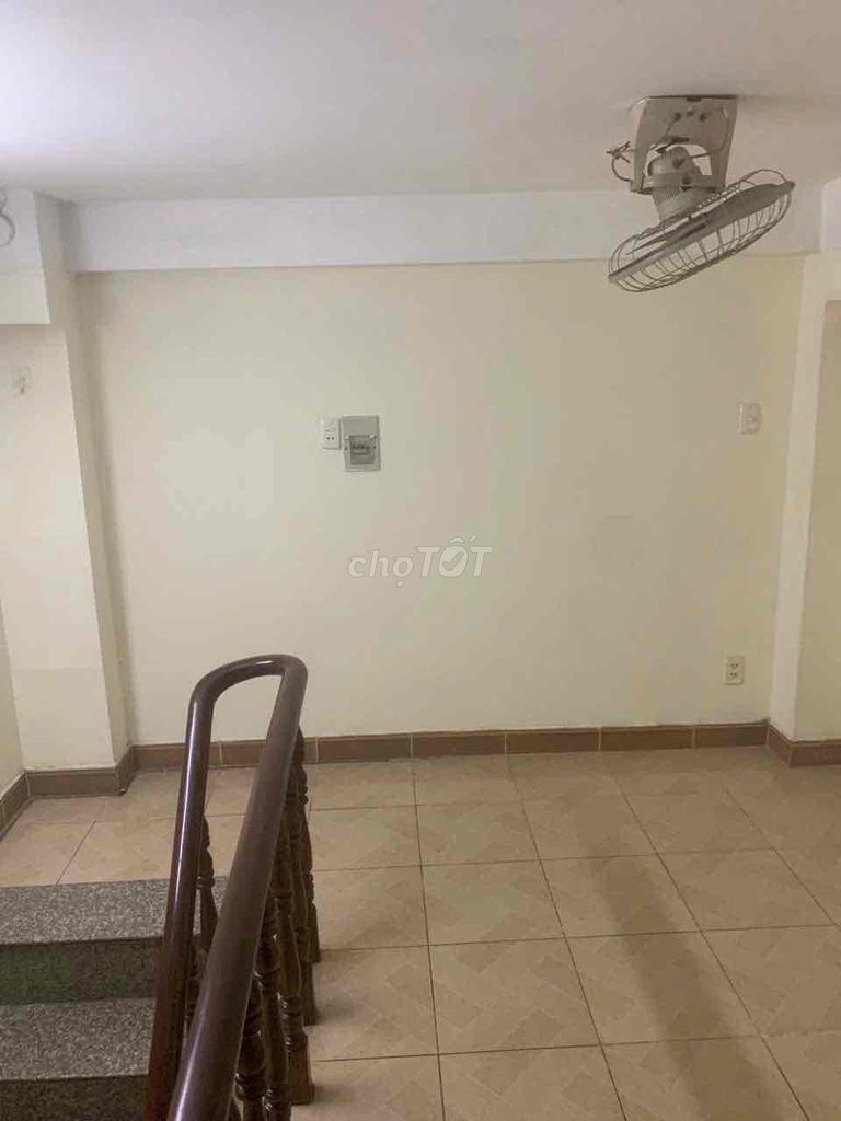 Rent the entire Trường Sa, 4 stories, 4 bedroom 3/3 toilets, 3 air conditioning
