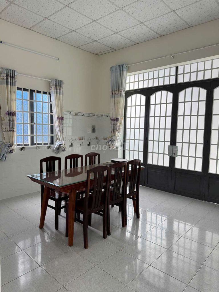 Thạnh Xuân 64 root house.