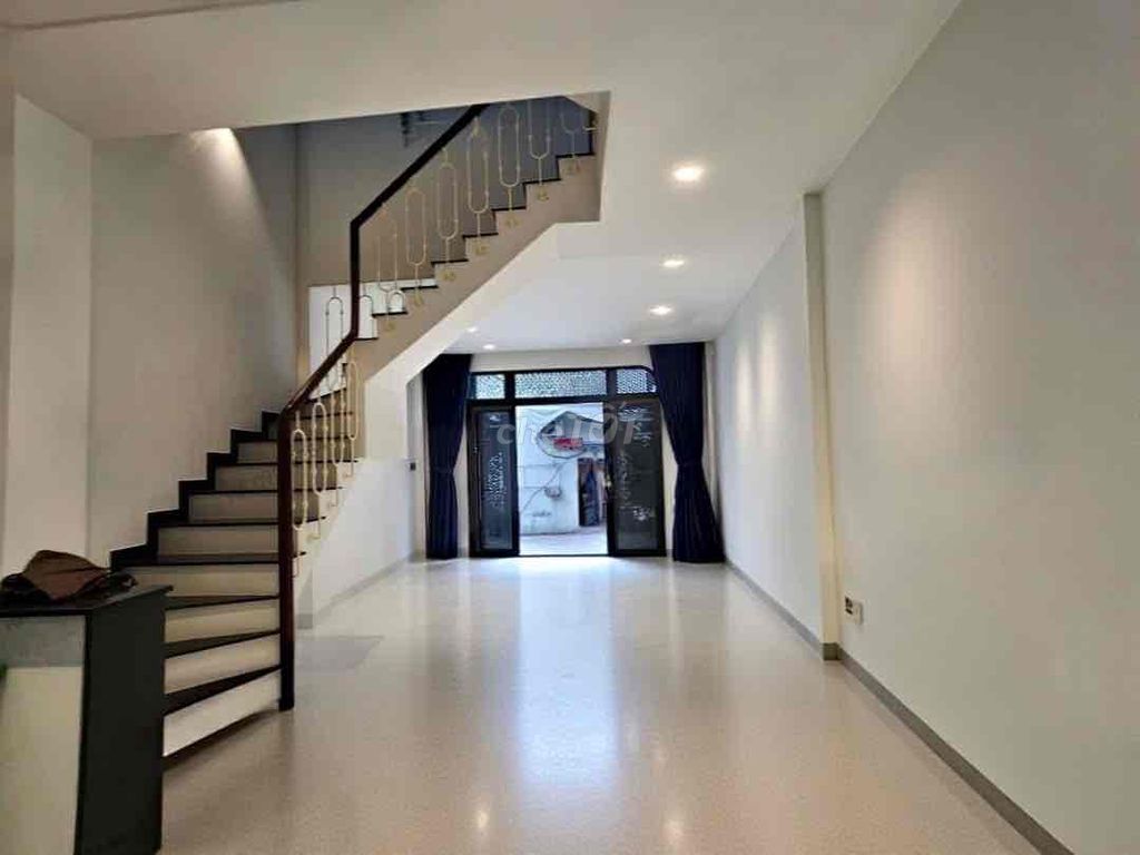 Rent a three-story parking lot near Qq270 Trường Thọ.