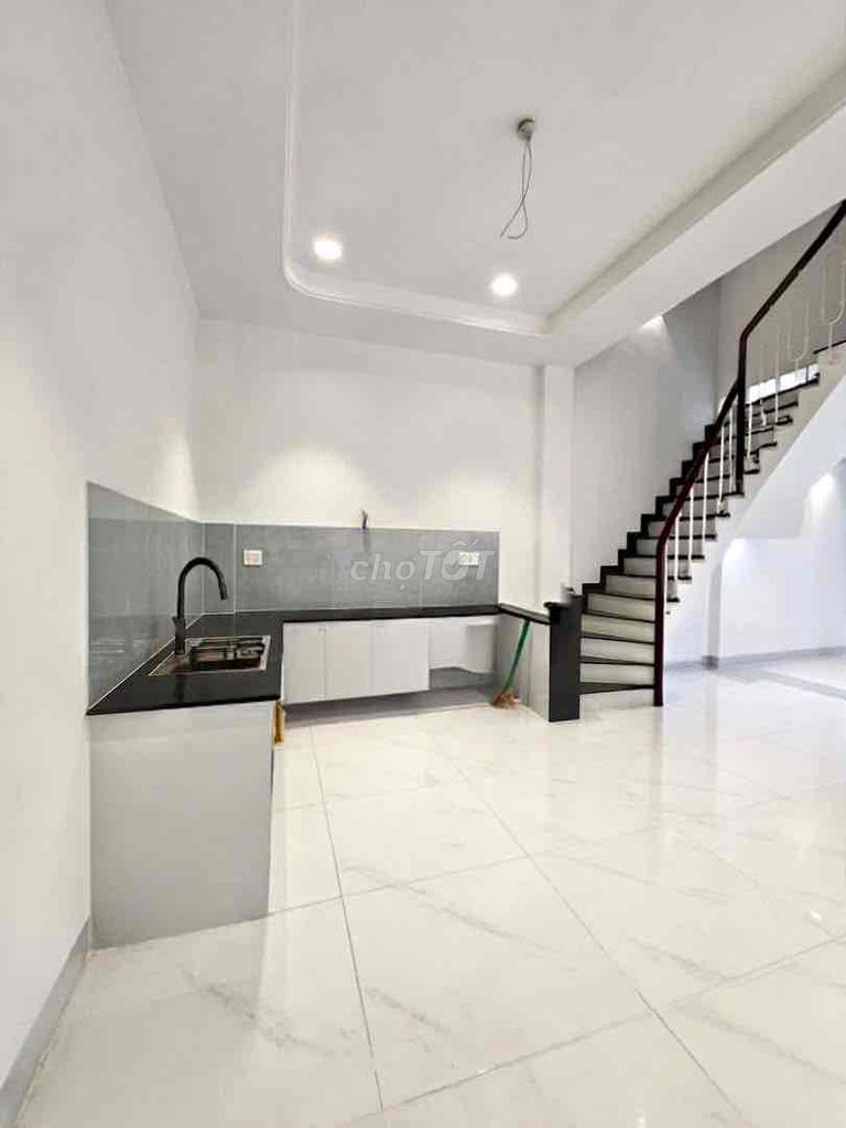 Rent a three-story parking lot near Qq270 Trường Thọ.