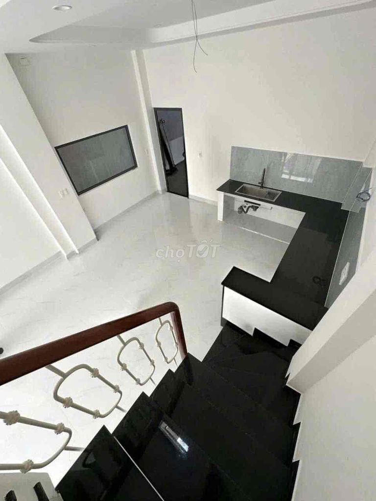 Rent a three-story parking lot near Qq270 Trường Thọ.