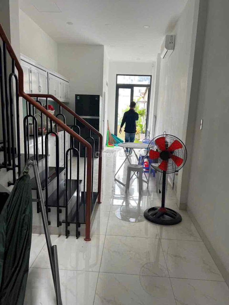 1.Nguyễn Thị Định - 3 floors - 6 air machines - 20 million per month