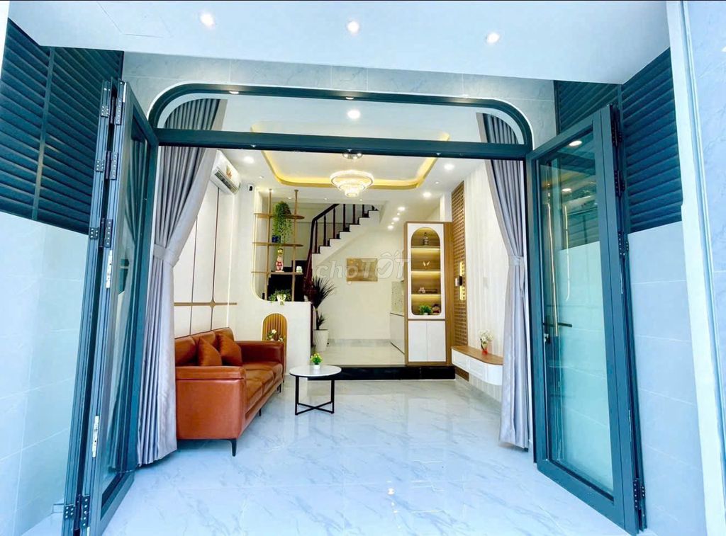 Rent a nice four-foot three-foot-three-room furniture at Phan Văn Trị for 19 million