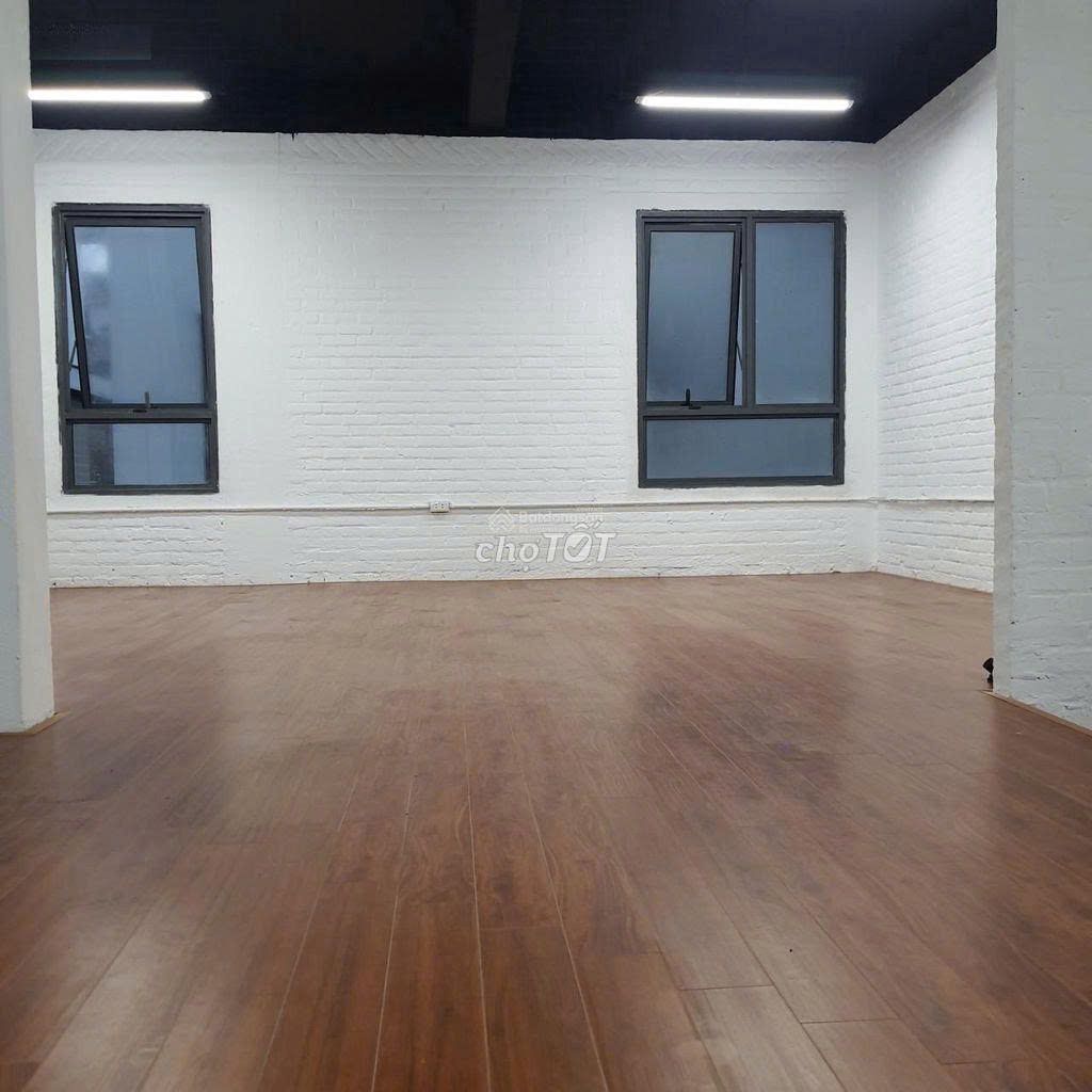 Rent Cửu Long_7 x 20 m d/M 3 stories, elevator.