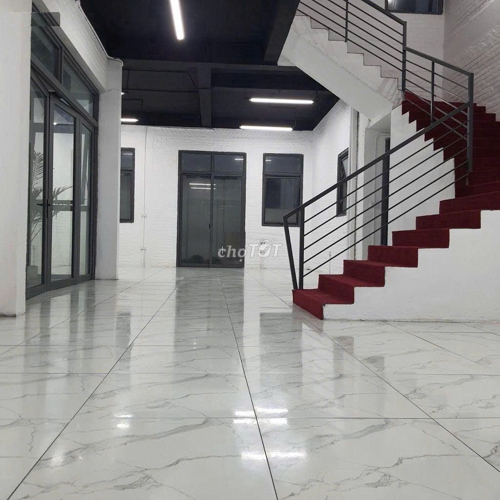 Rent Cửu Long_7 x 20 m d/M 3 stories, elevator.