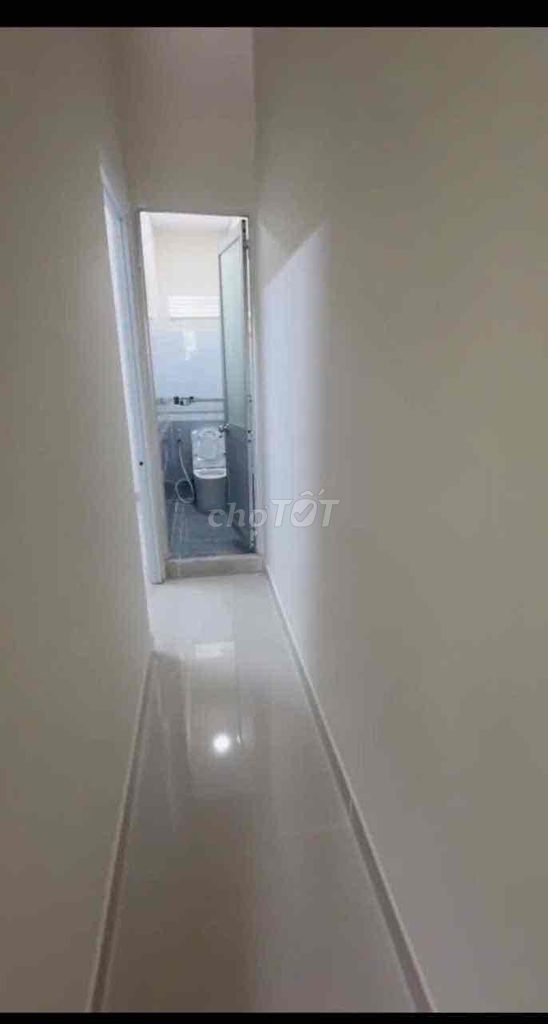 Nice new house with interiors on the third floor. Two bathrooms.