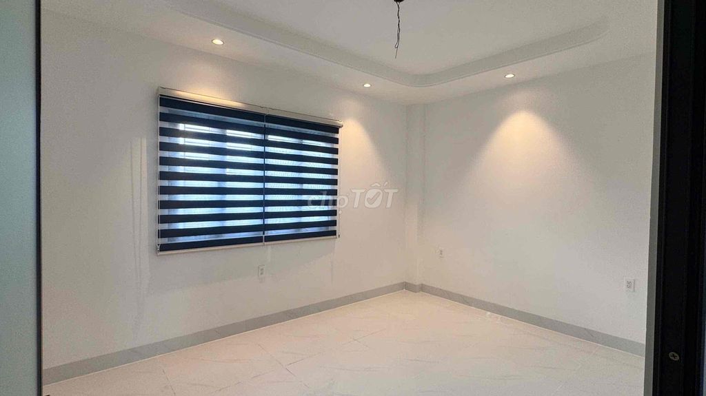 New building is 100% 3rd floor four bedroom 5 toilets - số 2 Trường Thọ Thủ Đức street