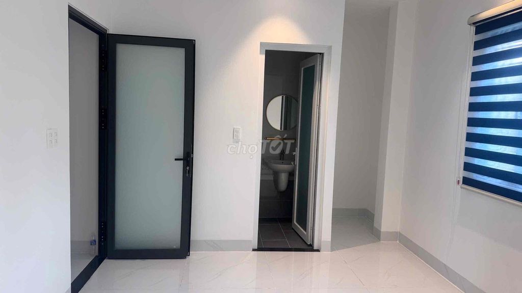 New building is 100% 3rd floor four bedroom 5 toilets - số 2 Trường Thọ Thủ Đức street