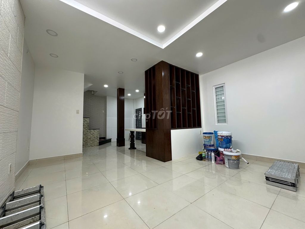 Renting the corner 2nd side of the 435th floor, District 10,