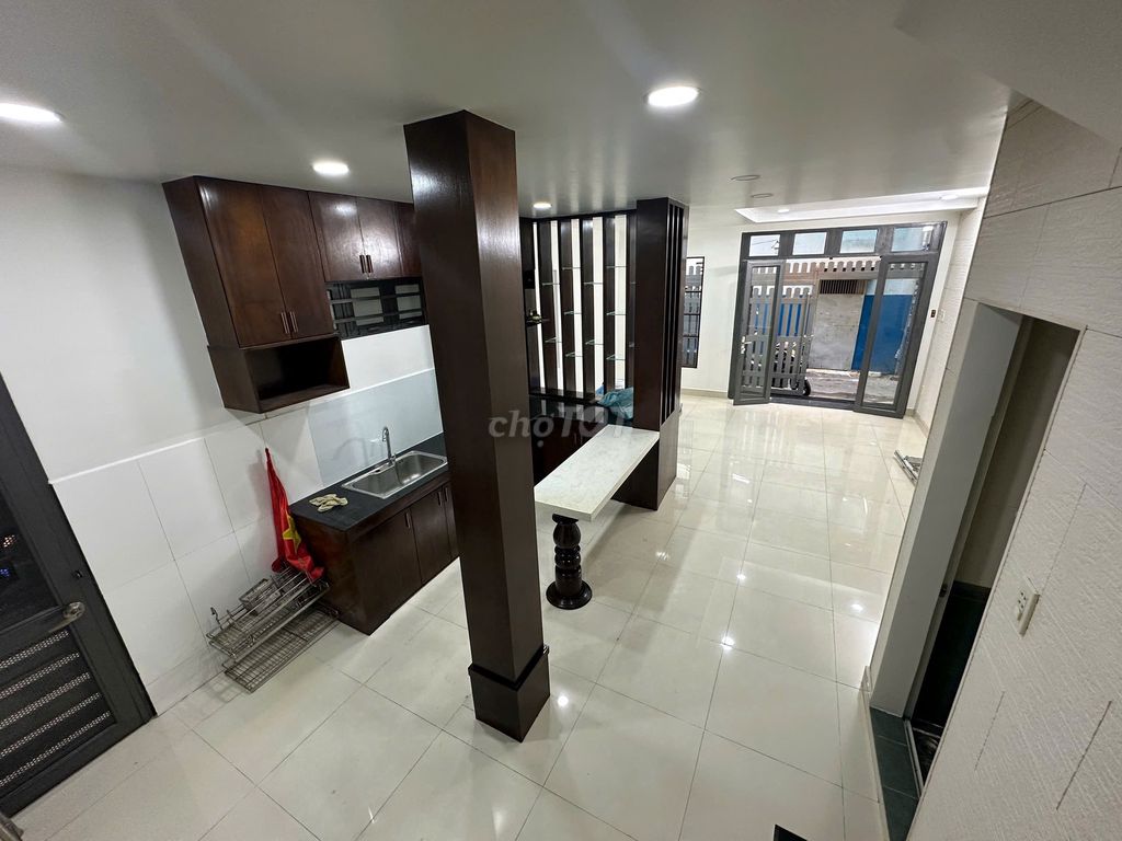 Renting the corner 2nd side of the 435th floor, District 10,