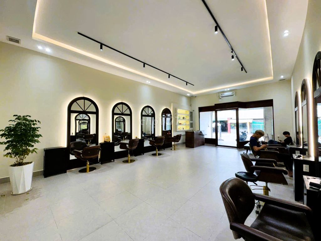 Two million down! Linh Xuân 150 m2 front house has a broad sidewalk business