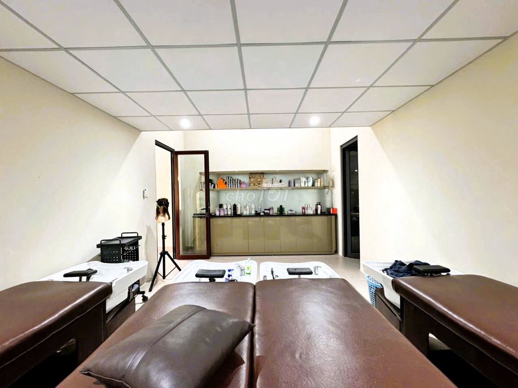 Two million down! Linh Xuân 150 m2 front house has a broad sidewalk business