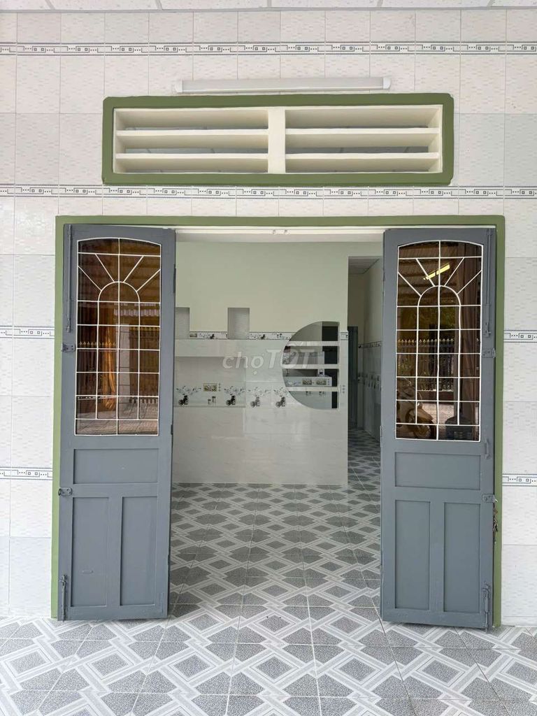 Thạnh Xuân 52 Gardens. The area of 10 x39 meters has three bedrooms. Caryard cost 12 million months.