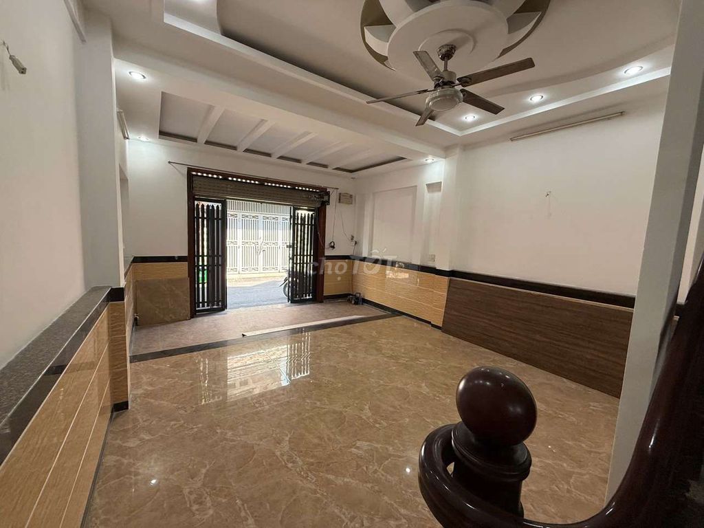 Rent a four-price ten million-dollar toilets for rent.