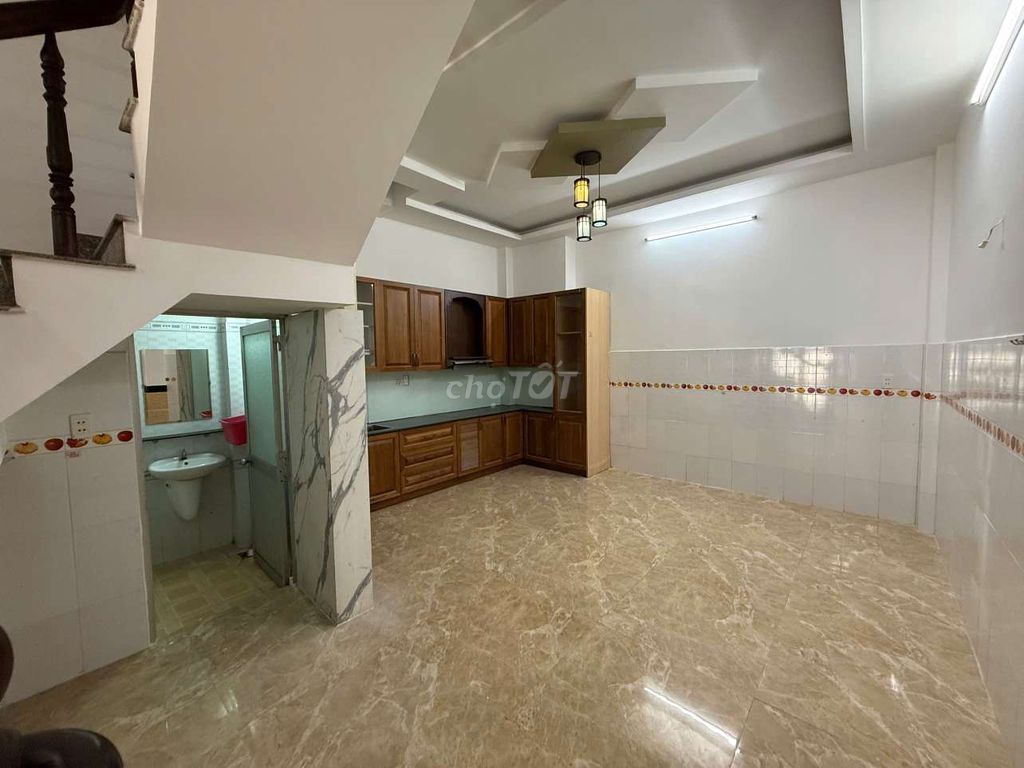 Rent a four-price ten million-dollar toilets for rent.