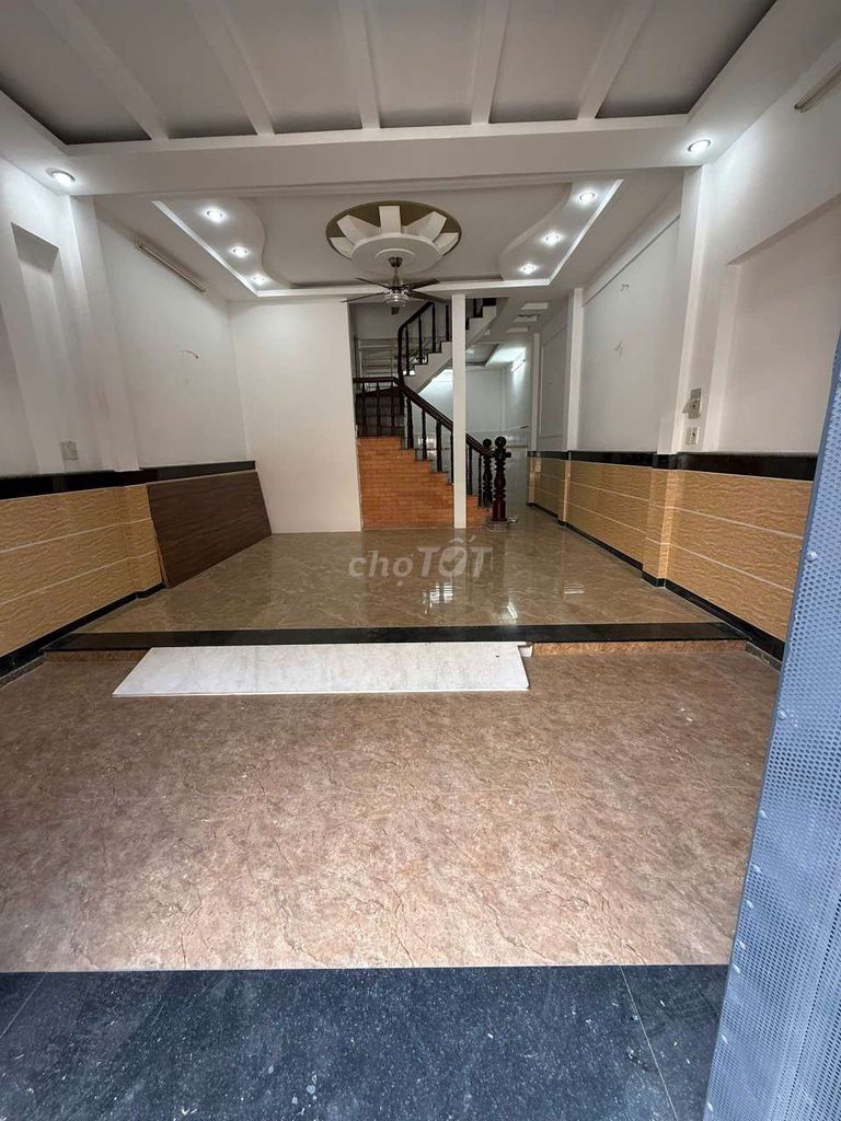 Rent a four-price ten million-dollar toilets for rent.