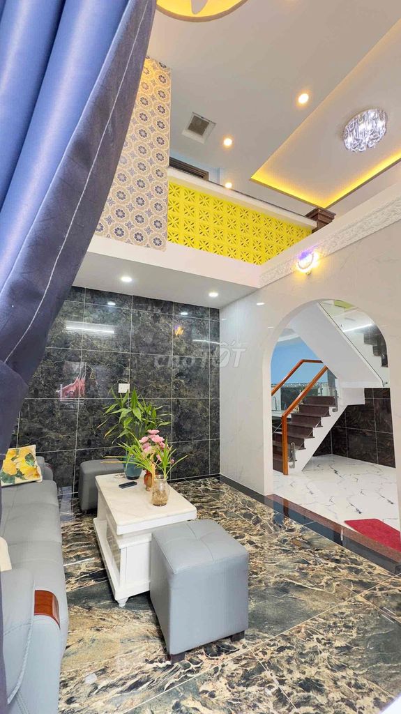 Rent the original house - 1 3-story bedroom - Phạm Hữu Lầu street