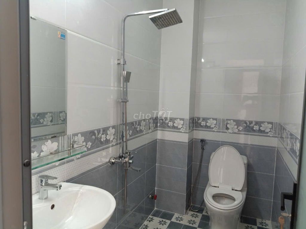 Rent a three-story KDC an sương 4 x 20 meters at 15 million a month.