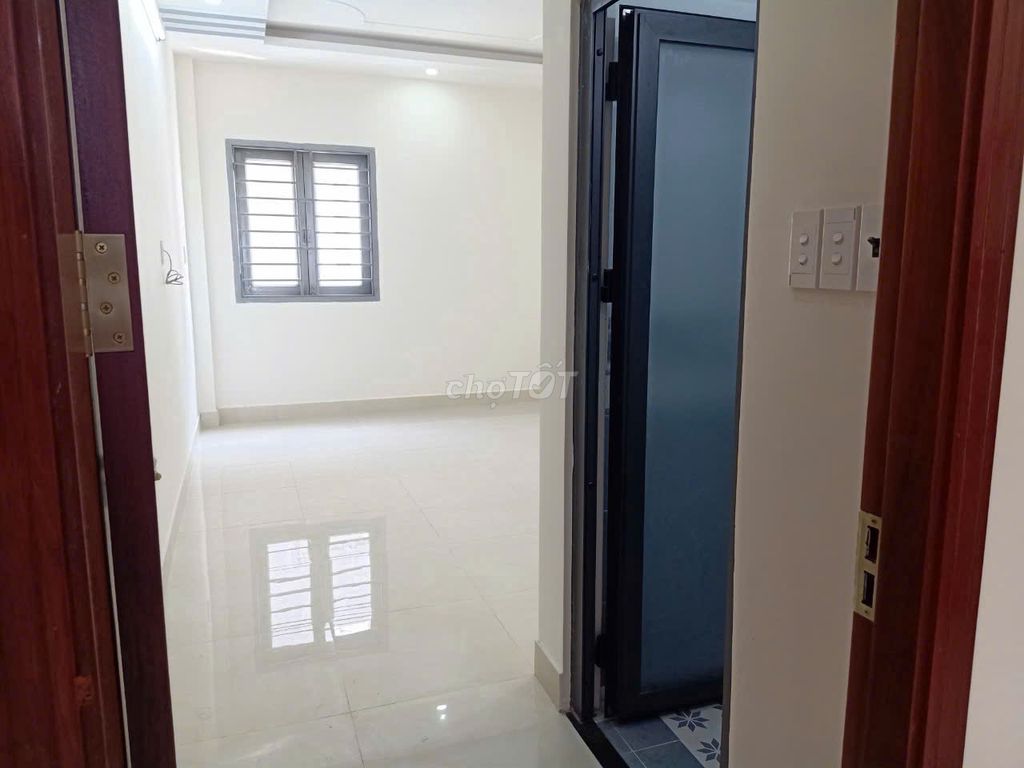 Rent a three-story KDC an sương 4 x 20 meters at 15 million a month.