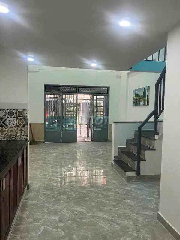 4x11, house, 6 meters, block block block.