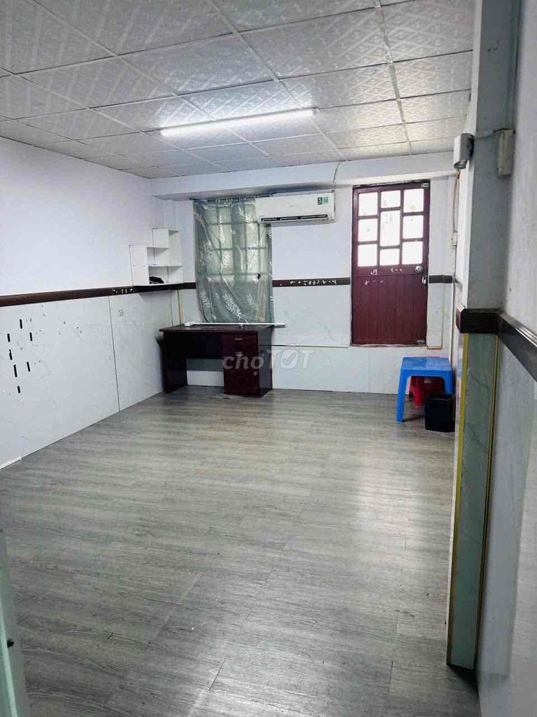 Nice clean renter. Two air-cold bedrooms.