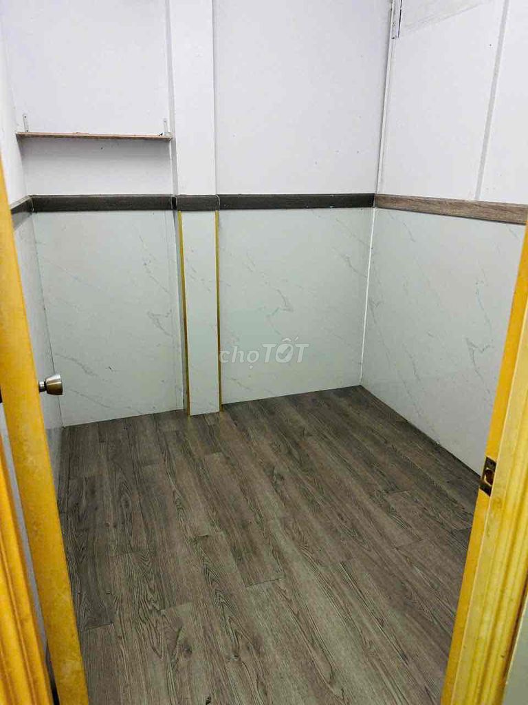 Nice clean renter. Two air-cold bedrooms.
