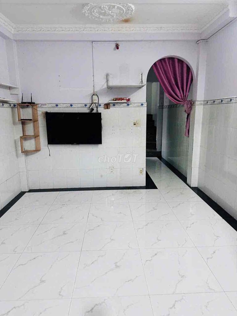 Nice clean renter. Two air-cold bedrooms.