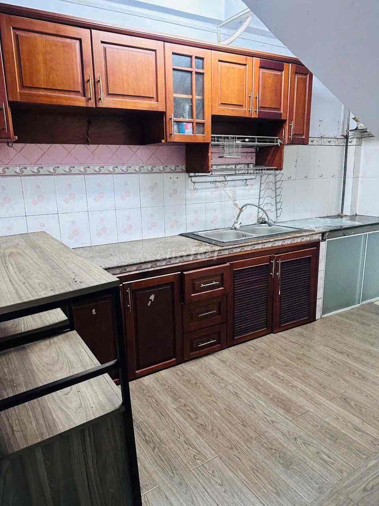 Nice clean renter. Two air-cold bedrooms.