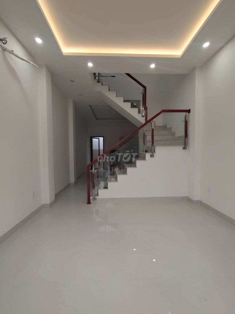 New home is 100% built, 1 st 1 floor 2 bedroom 2 by the Thủ Đức lead market