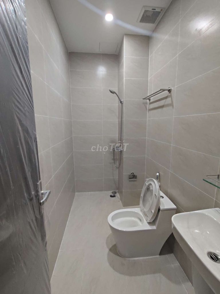 New home is 100% built, 1 st 1 floor 2 bedroom 2 by the Thủ Đức lead market
