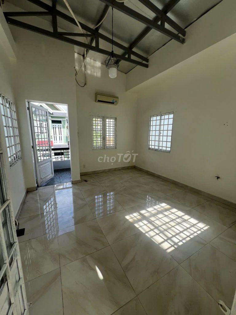 4 bedroom 3 toilets - next to the holy church - Linh Đông, Thủ Đức