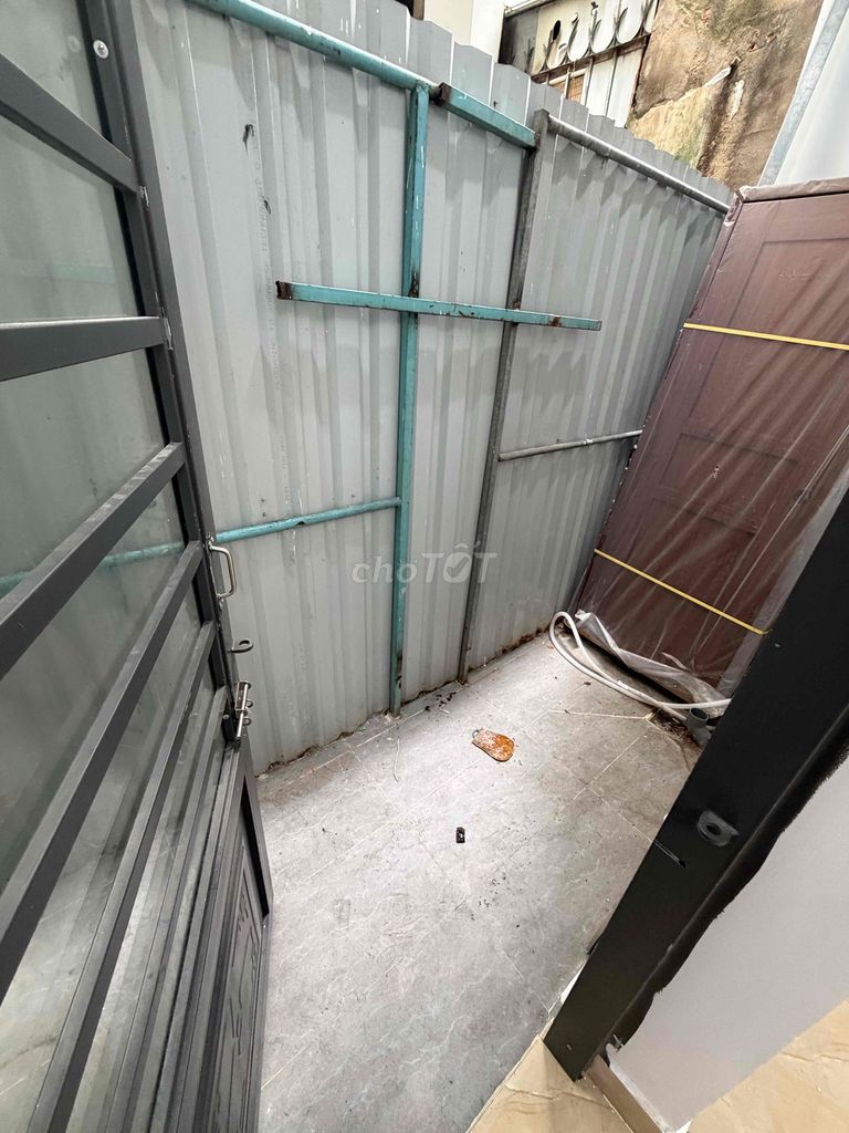 Phan Xích Long Motorway is 3.3 x 10.5 meters 2 4th floor bedroom 3 toilets