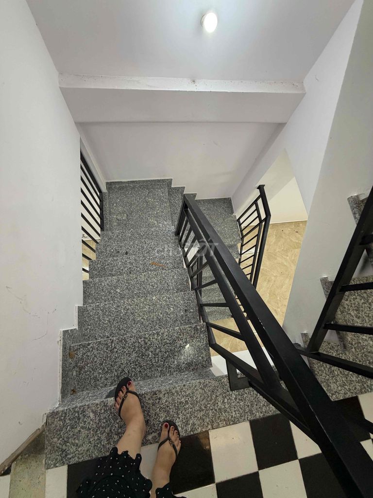 Phan Xích Long Motorway is 3.3 x 10.5 meters 2 4th floor bedroom 3 toilets