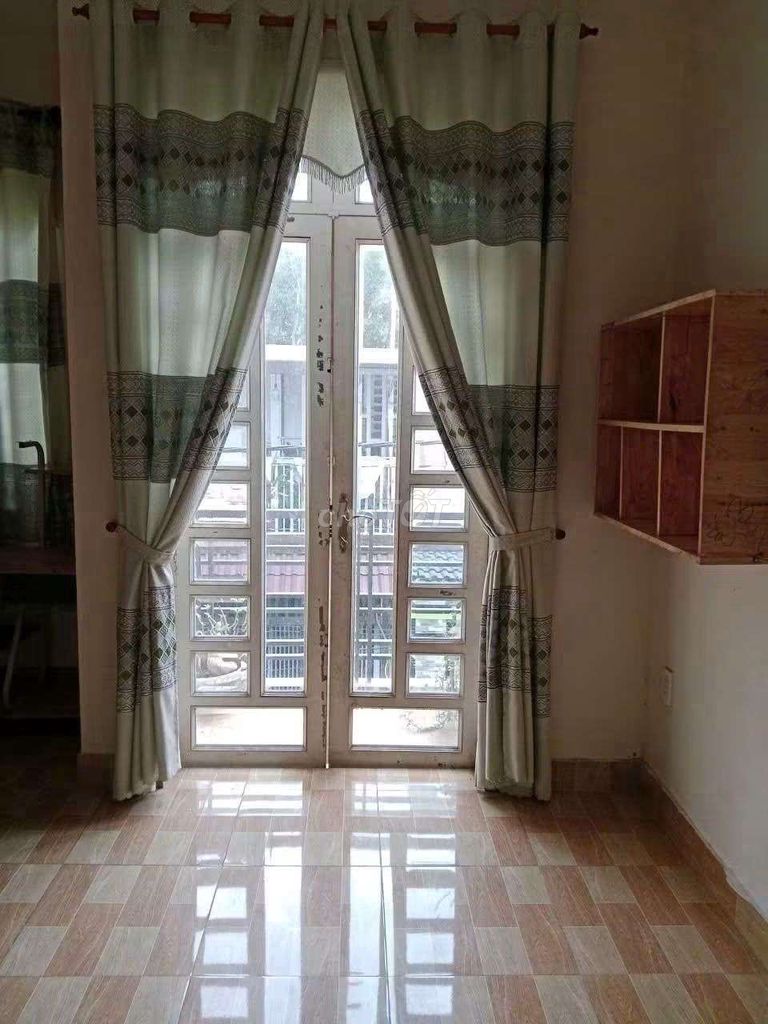 I'm renting a 1st floor on 11 Linh Xuân.