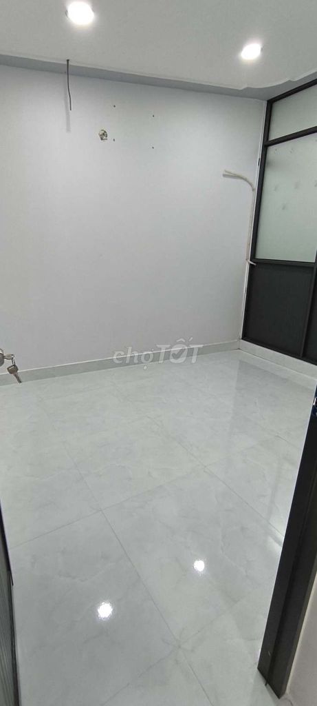 Three bedrooms. Two toilets near the Great City.