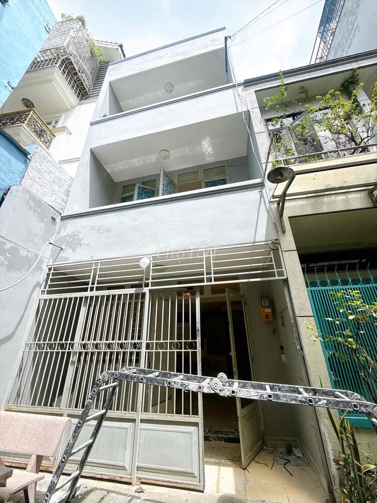 The original Gò Dầu 4 x 15 meters cast 3 fourth floor bedroom 5 new toilets cheap