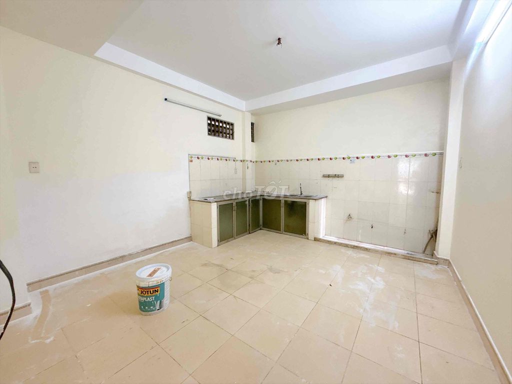 The original Gò Dầu 4 x 15 meters cast 3 fourth floor bedroom 5 new toilets cheap