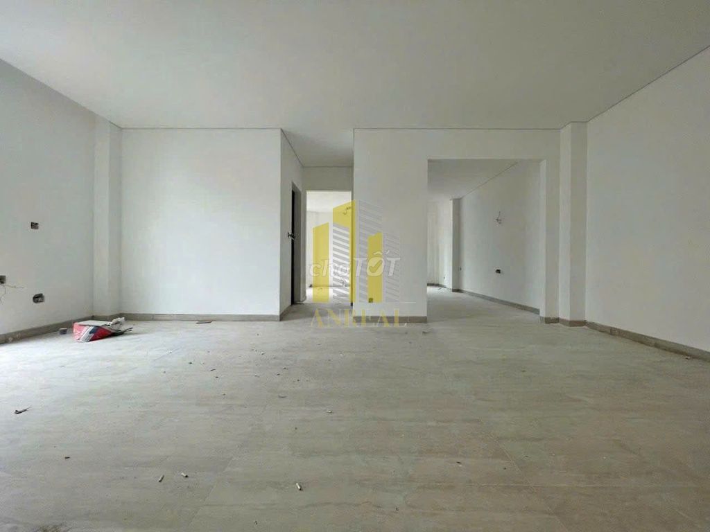 Rent the modern empty villa - 82 million.