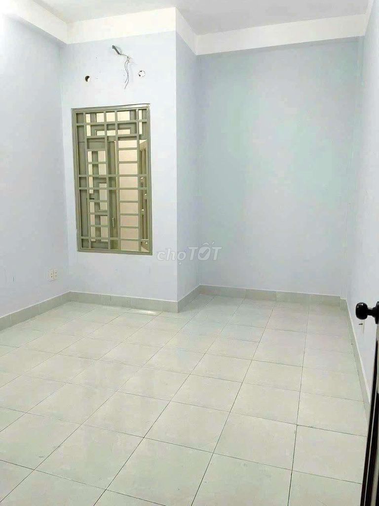 Home 1 03 5th floor bedroom 4 x 18 m road lane Lâm Văn Bền