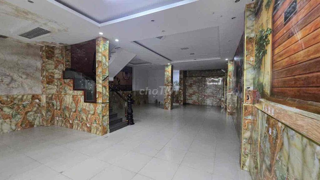 Rent a Nguyễn Hữu Dật-Tây Thạnh villa.