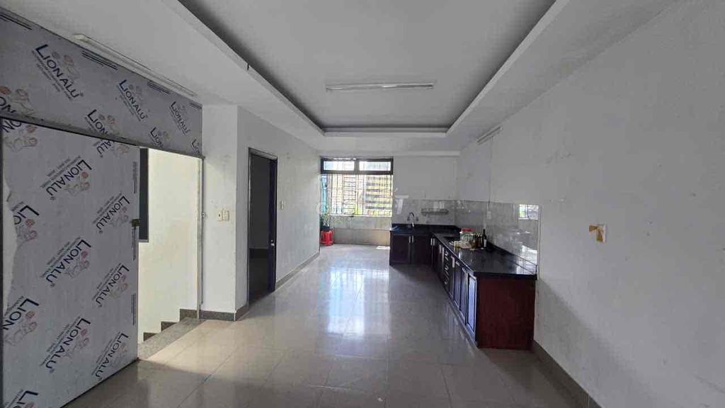 Rent a Nguyễn Hữu Dật-Tây Thạnh villa.