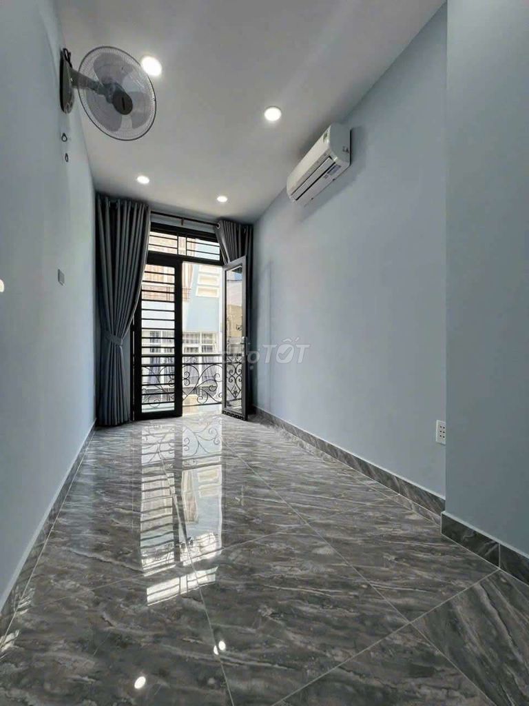 We rent two bedrooms, three toilets for 15 million.