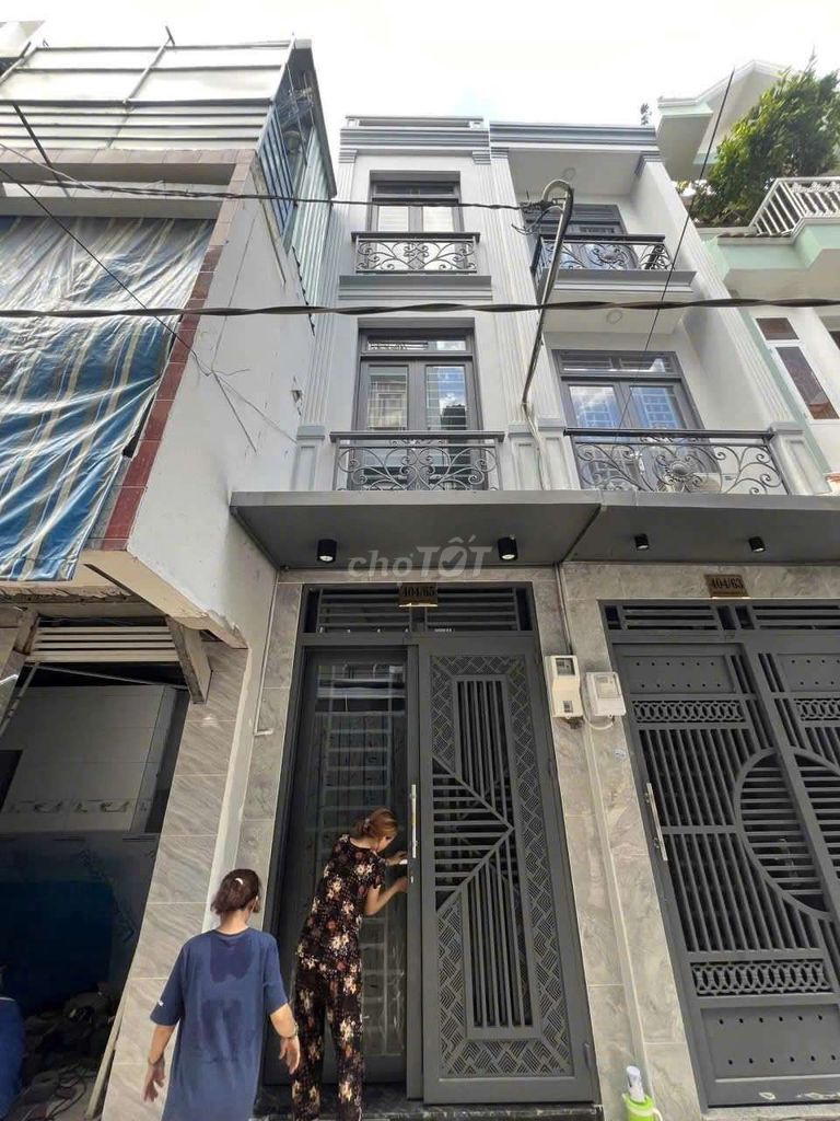 We rent two bedrooms, three toilets for 15 million.