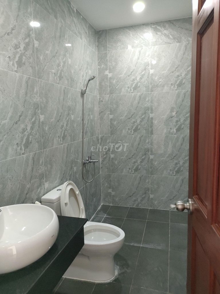 Rent Hoàng Hoa Thám – Regula 12, Tân Bình - 23 million a month.