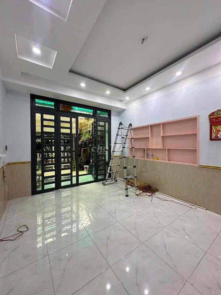 Rent a four-story river block near Gigamaill Hiệp Bình Chánh.