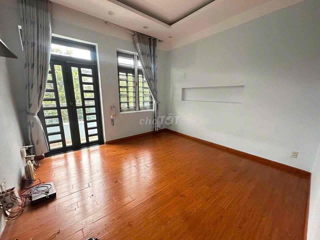 Rent a four-story river block near Gigamaill Hiệp Bình Chánh.