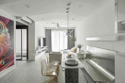 Two Feliz En Vista bedrooms full of beautiful furniture cost only 27 million a month. Ih 24/7